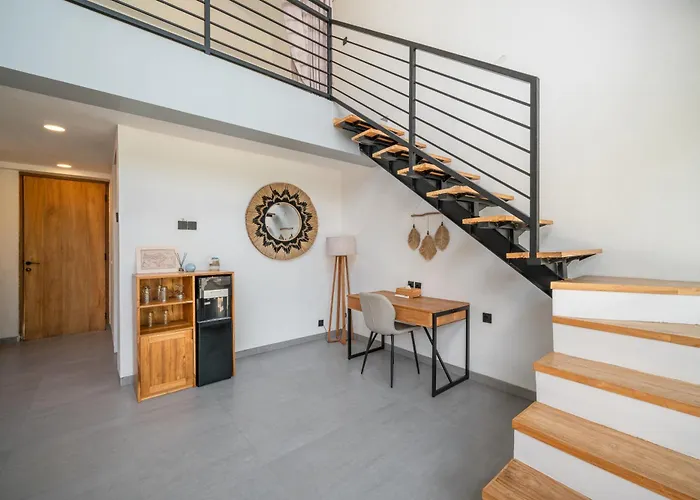 Villa Jane's Lofts - Designer Lofts, 7 Mins From Bingin *