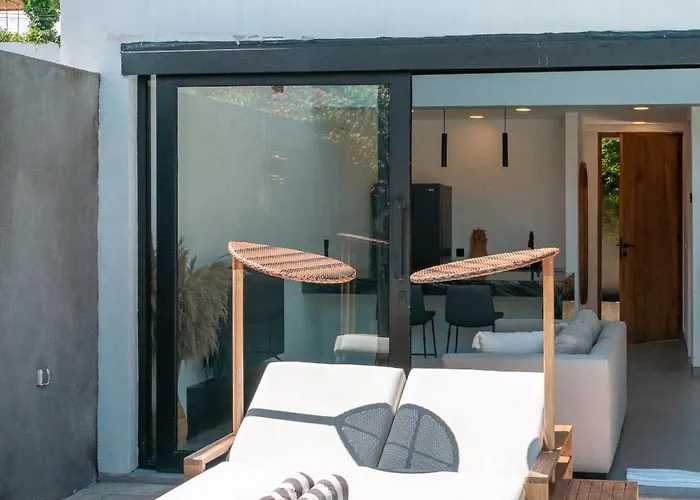 Villa Jane's Lofts - Designer Lofts, 7 Mins From Bingin *