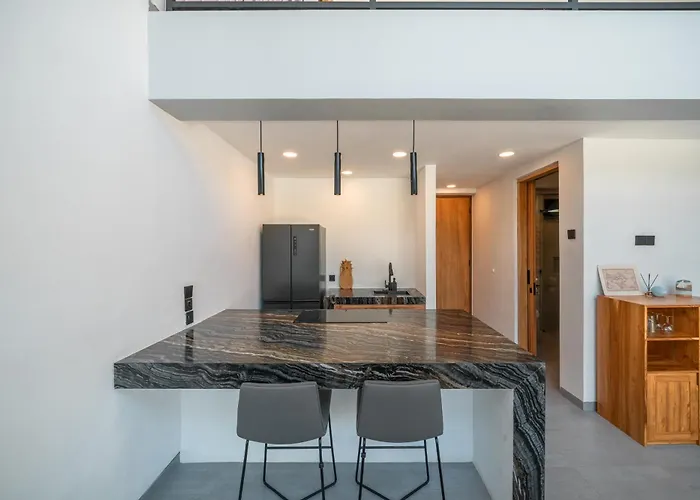 Villa Jane's Lofts - Designer Lofts, 7 Mins From Bingin